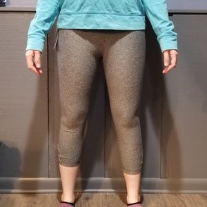 Jillian Michaels Gray Capri Yoga Pants